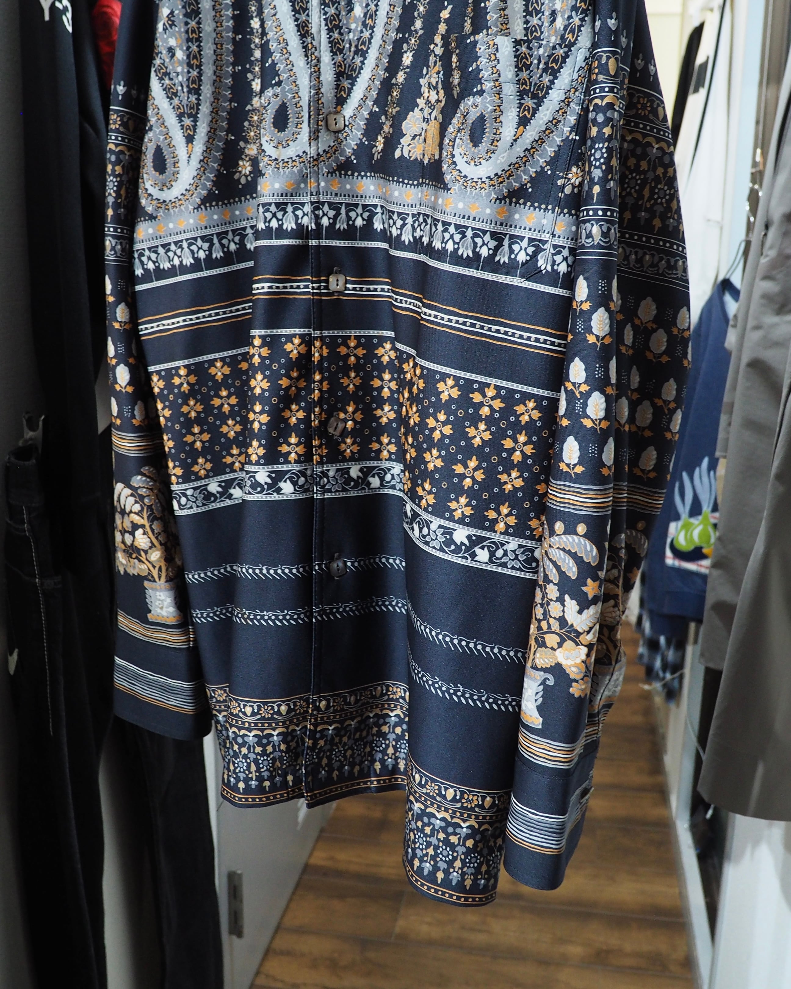 1970 - 80s Beautiful Flower × Paisley Pattern vintage Open collar shirt