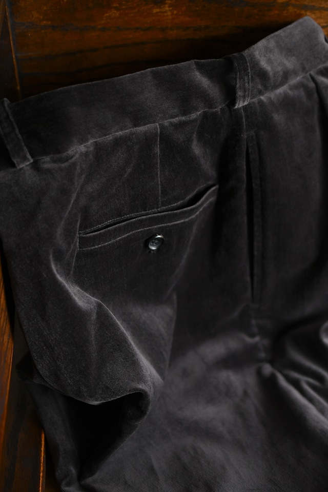 blurhms / Fade Velvet Two-tuck Slacks (FadeCharcoal)