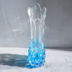 青い鱗模様の花瓶