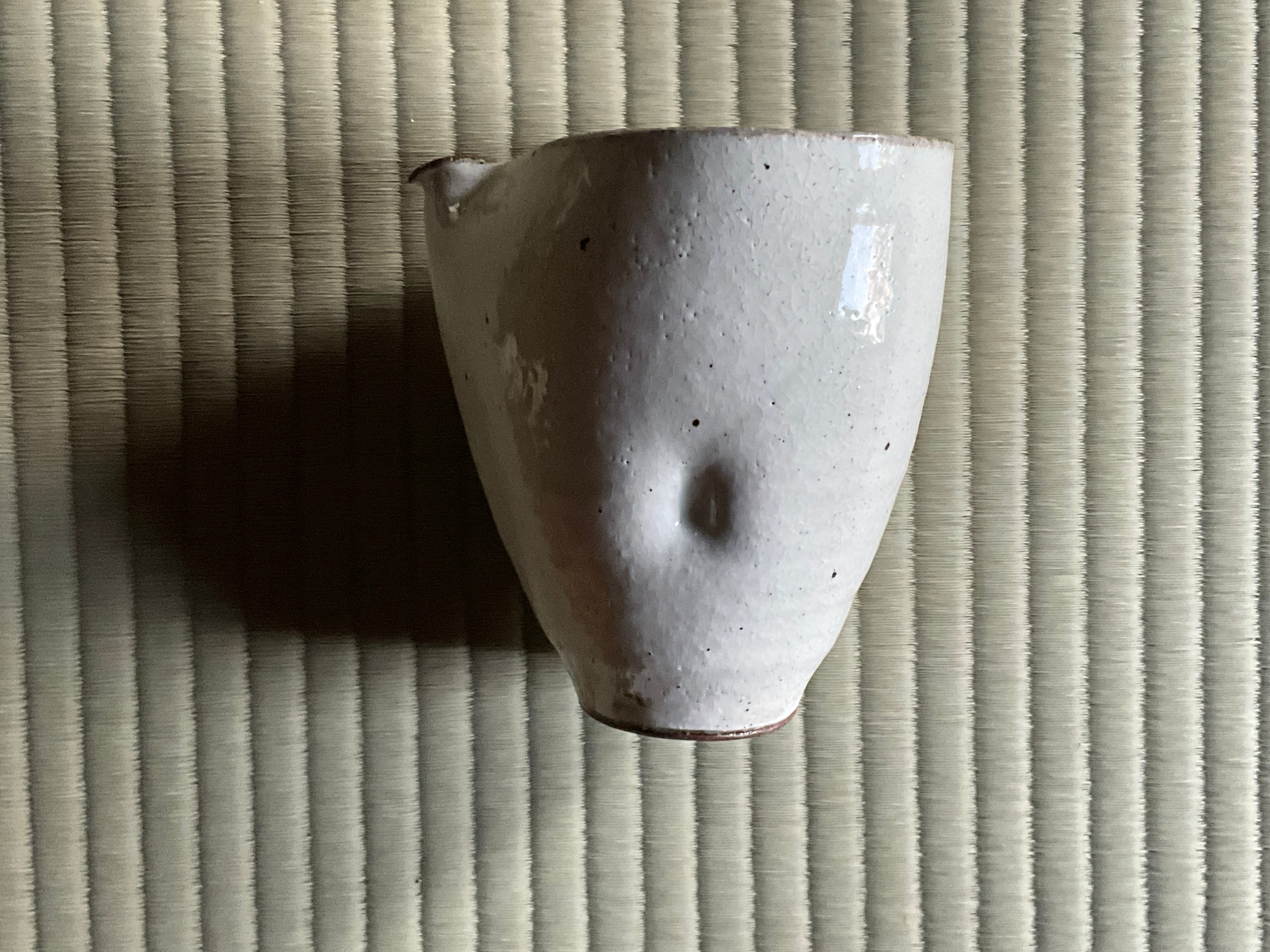白泥片口酒器 大 | ohmitogei