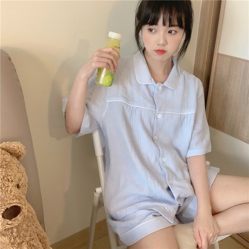 パイピング半袖パジャマ ルームウェア パジャマ 部屋着 寝巻き ナイトウェア ショートパンツ ミニ ミニ丈 ショート ショート丈 袖あり 半袖 Vネック 襟付き 前開き ウエストゴム 上下セット 2点セット ツーピース かわいい 大人可愛い シンプル カジュアル 大人 おしゃれ お洒落 大人可愛い 大人女子 こなれ感 ラブリー キュート ガーリー 主役級 とろみ感 無地 春 夏 10代 20代 30代 レディース 女子会 お泊まり 休日 着回し 普段使い 重ね着 韓国 韓国系 楽ちん ゆったり ブルー