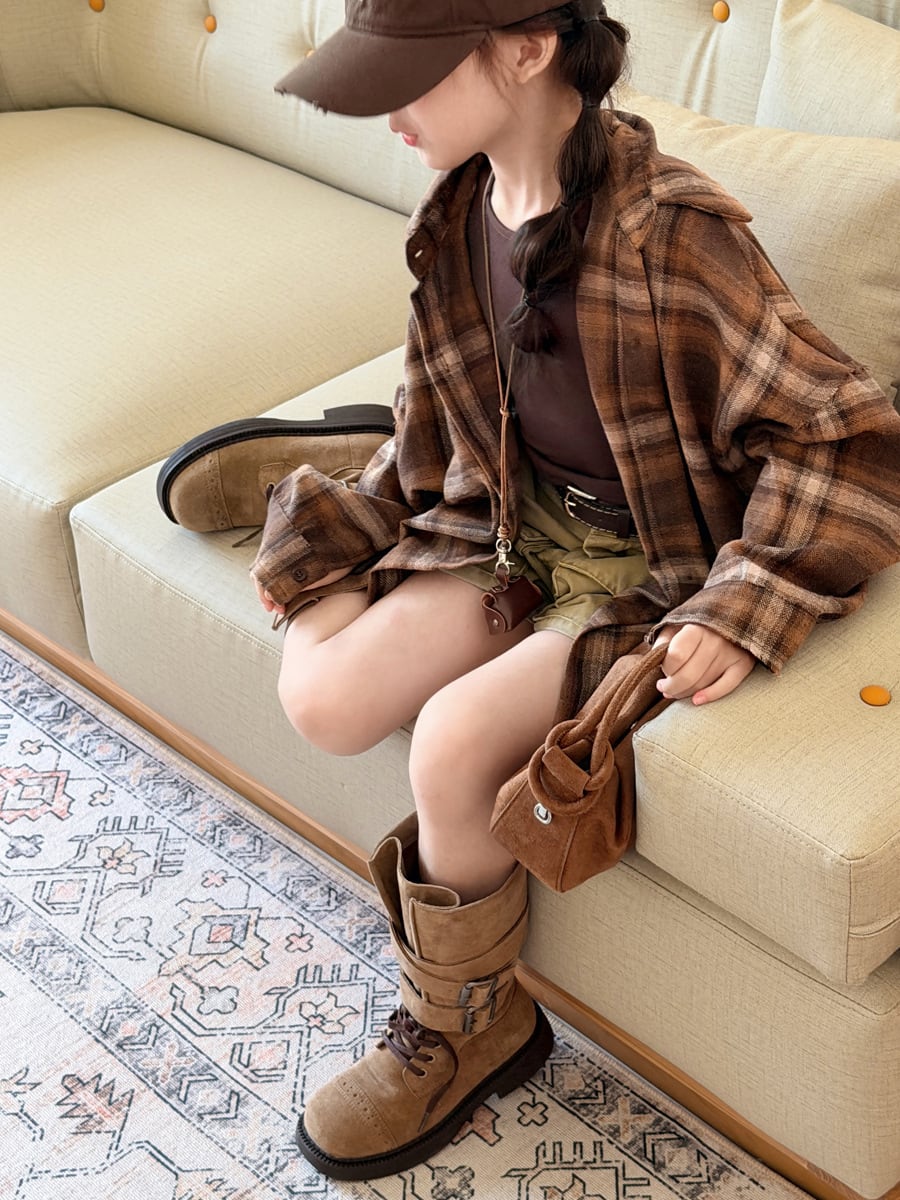 チェックシャツ