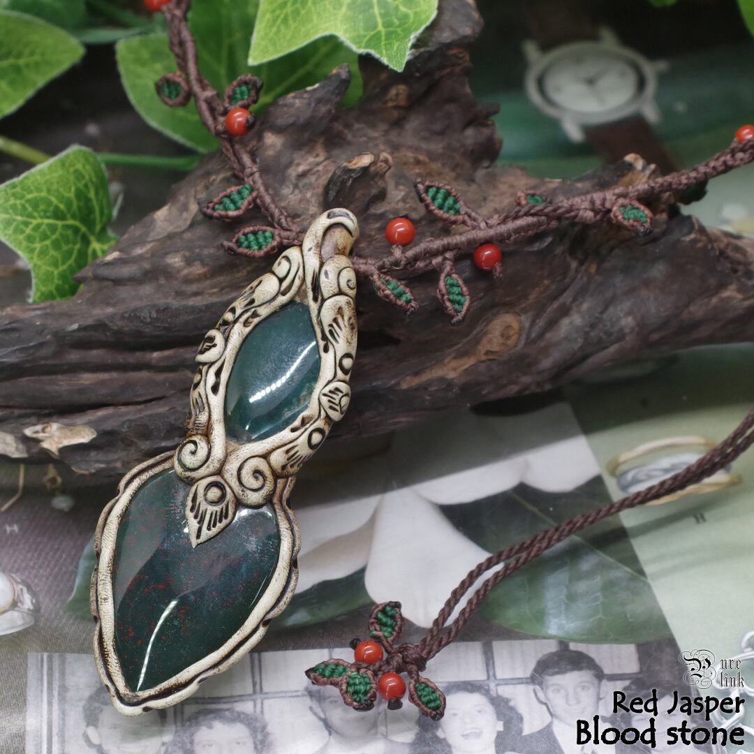 聖血の魔石『ブラッドストーン』クレイアートマクラメ編トップ