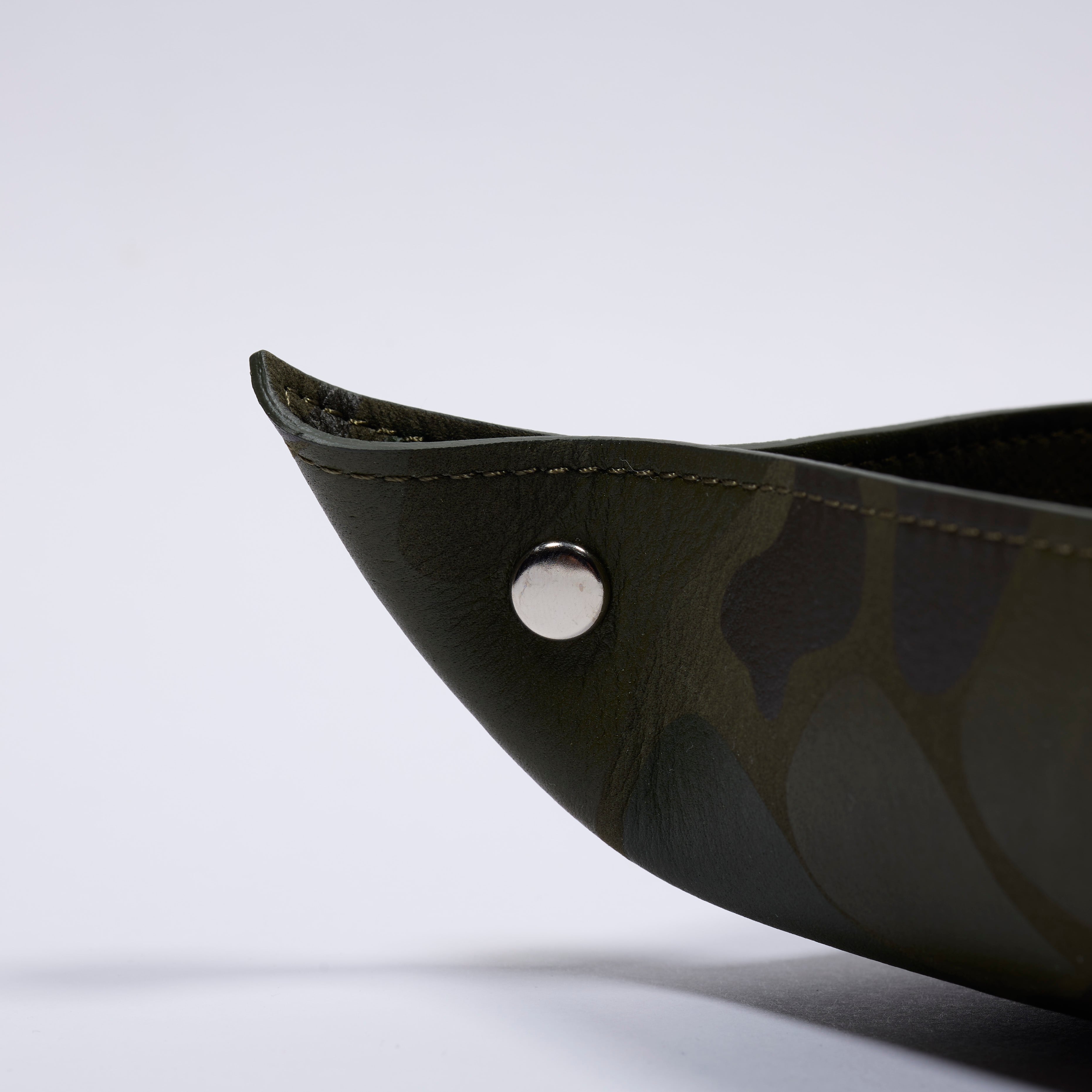 RENDEZVOUS / LEATHER TRAY | PIN-UP CAMOUFLAGE™︎ | FIRSTRUST TOKYO