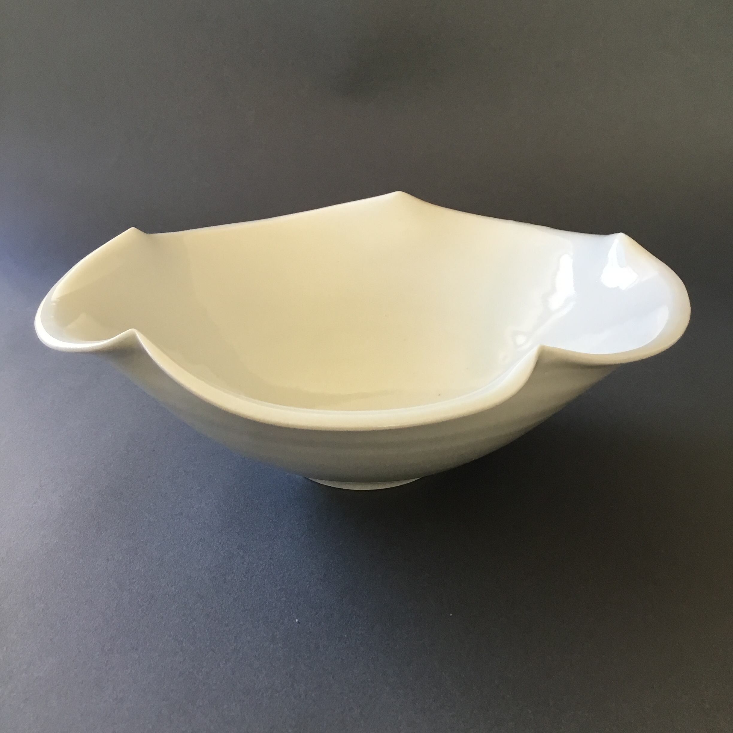 村田森さんの白磁輪花鉢2点 村田森さんの白磁輪