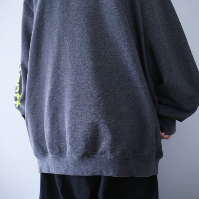 "Carhartt" sleeve logo printed over silhouette dark gray sweat parka