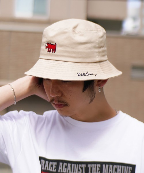 Keith Haring(キースヘリング) バケットハット アートロゴ  ドッグ ベージュ　KH-HAT-2001
