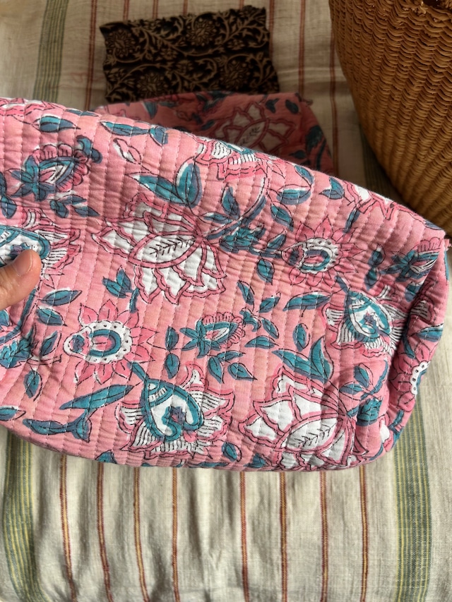 05.Pink Pink Pink マトリョーシカポーチ　インド直輸入ブロックプリント生地
