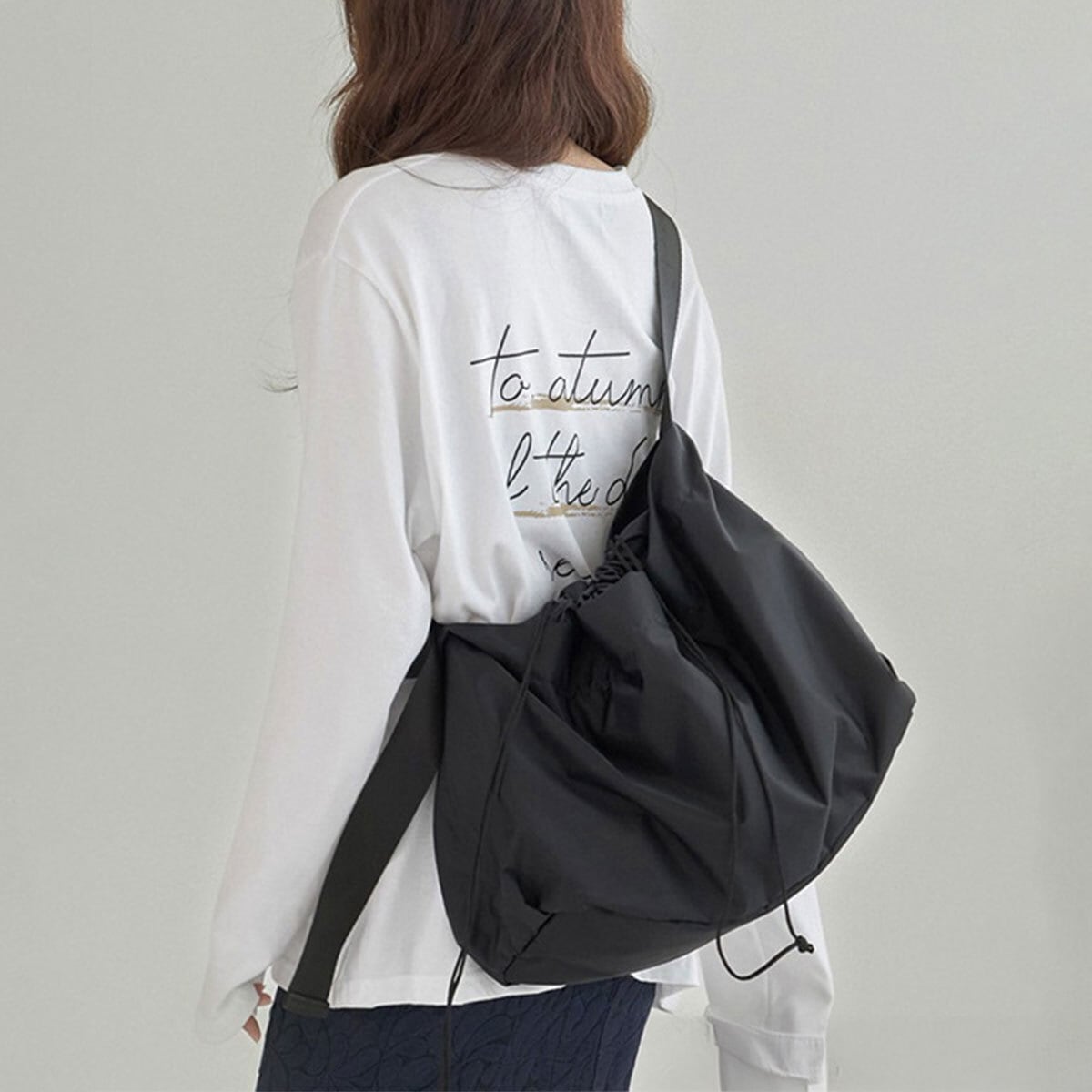 ナイロン ショルダー バッグ レディース メンズ 大容量 通勤 通学 学生 A4 韓国 おしゃれ 大人 シンプル カジュアル ブラック 黒 巾着バッグ 大人可愛い 大人女子