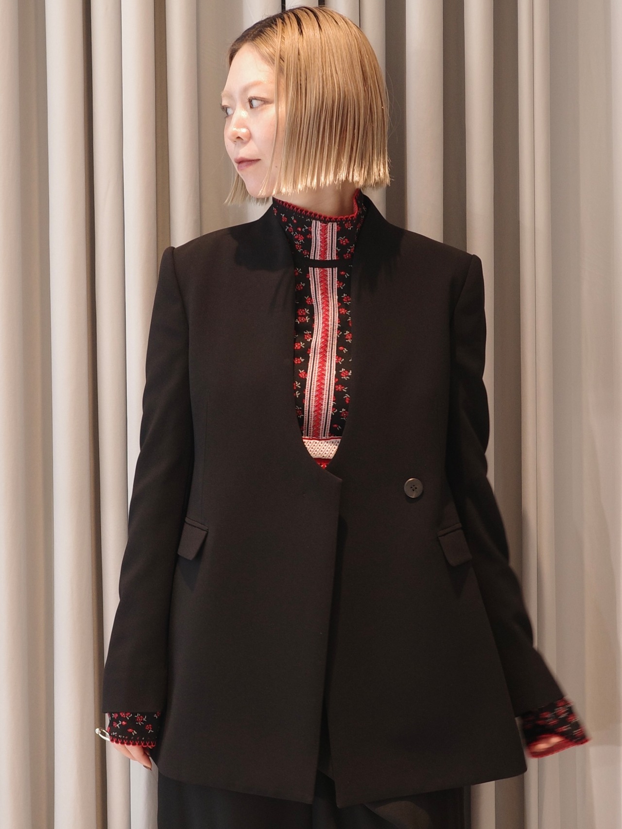 【25AW】Mame Kurogouchi マメ クロゴウチ / Acetate Polyester Collarless Double Breasted Suit Jacket / ジャケット - 2