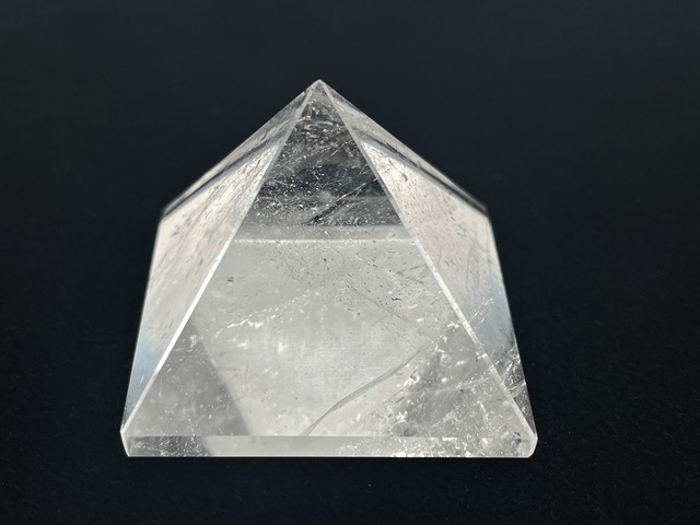 ピラミッド（水晶）