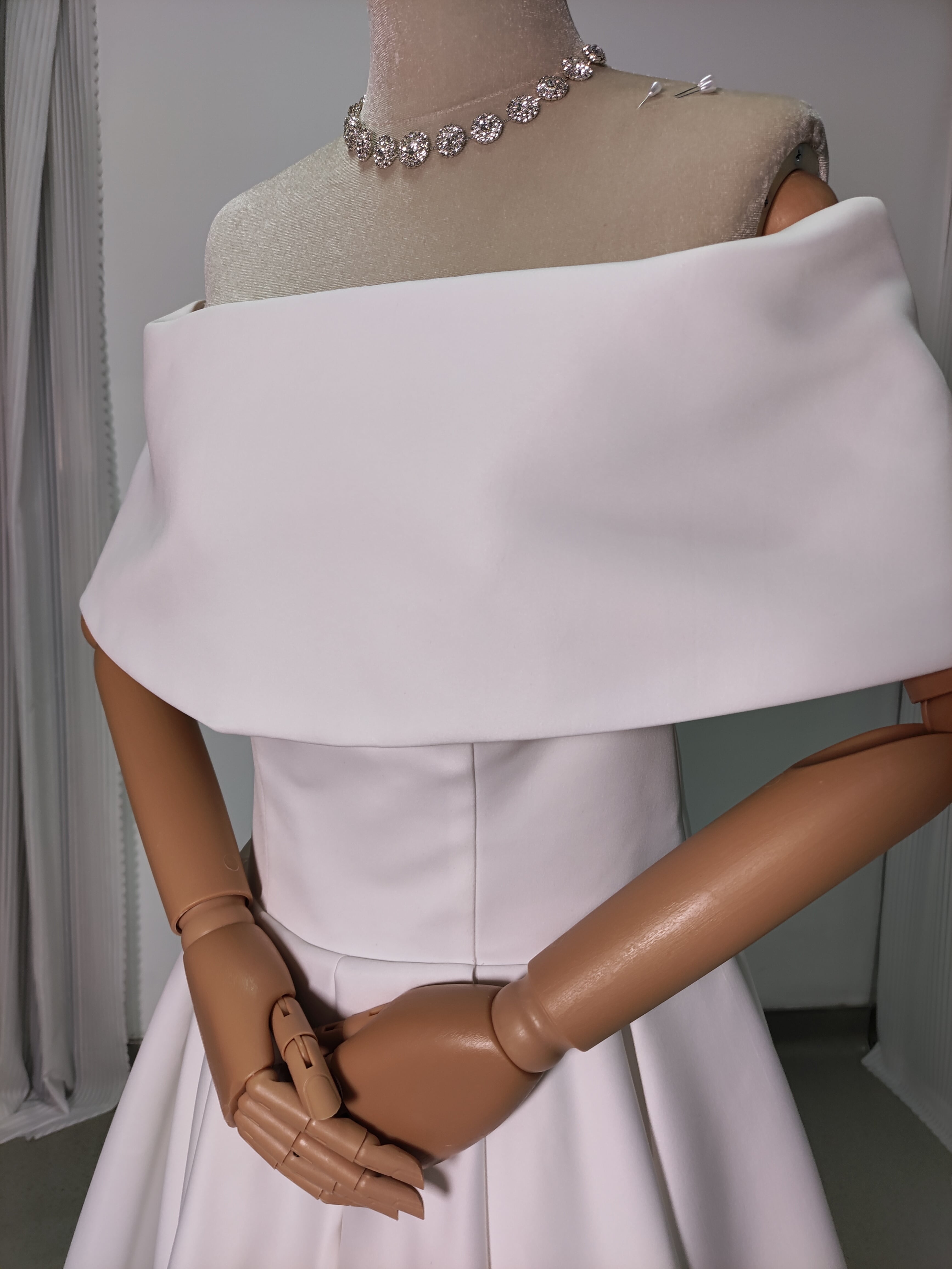 【人気のXS♡】 JEWELS/ジュエルズ　ノースリーブ2ピースドレス　ホワイト 人気のXS♡】 JEWELS/ジュエルズ ノースリーブ2ピースドレス