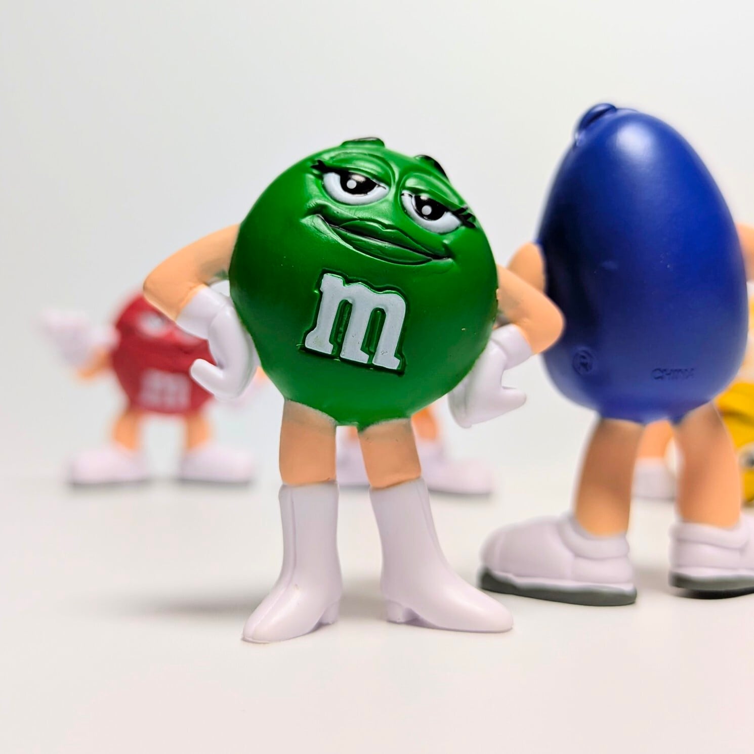 M&M's フィギュア付きキャンディ容器 5体セット★美品★ M&M's Figure 5 Set CANDY Character m&m Mini PVC Collectible Toy