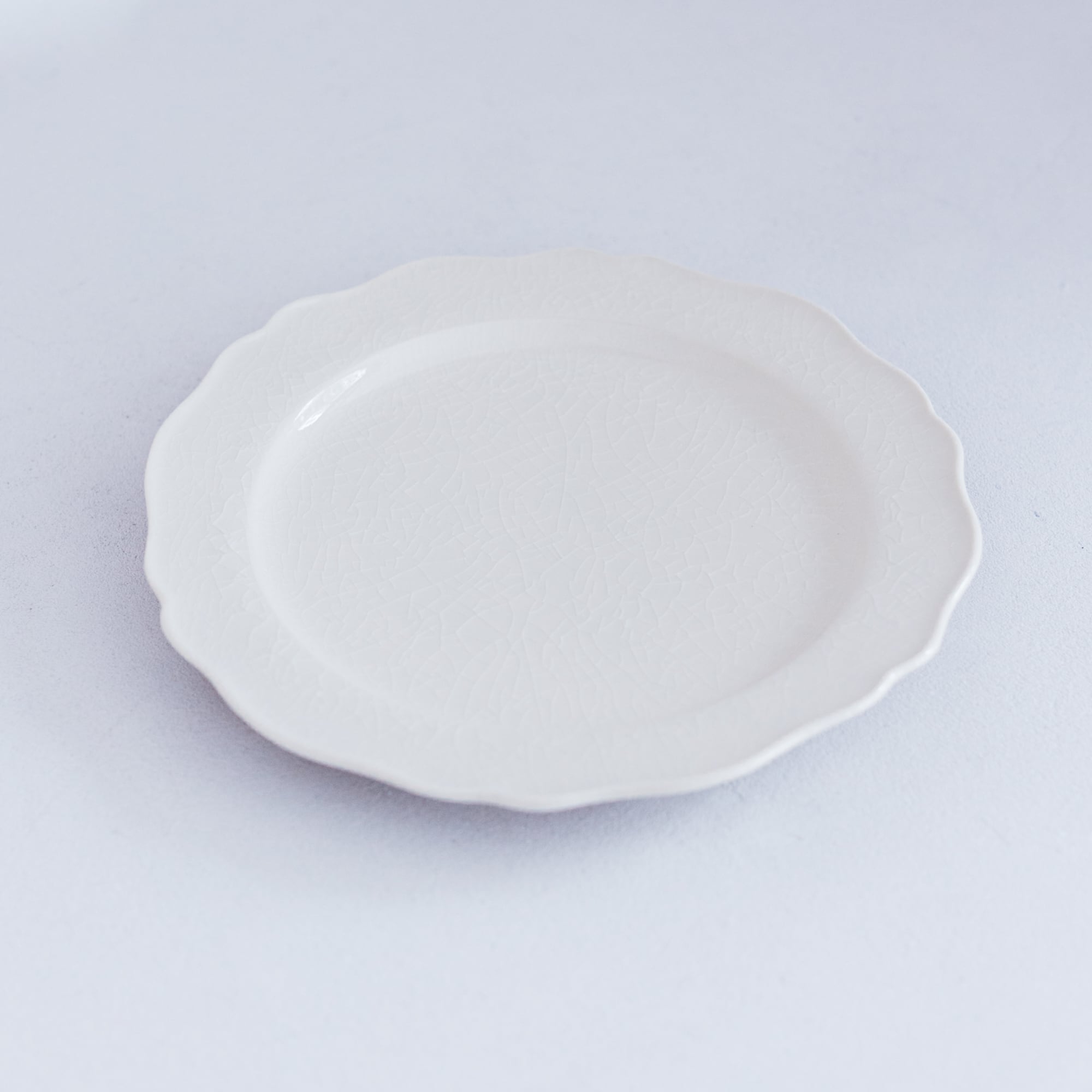 花リム皿(貫入)│石川隆児