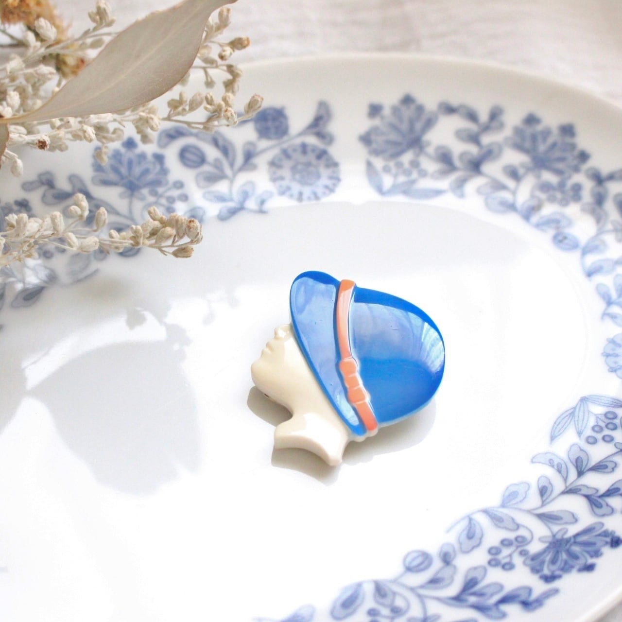 横顔ブローチ【560】