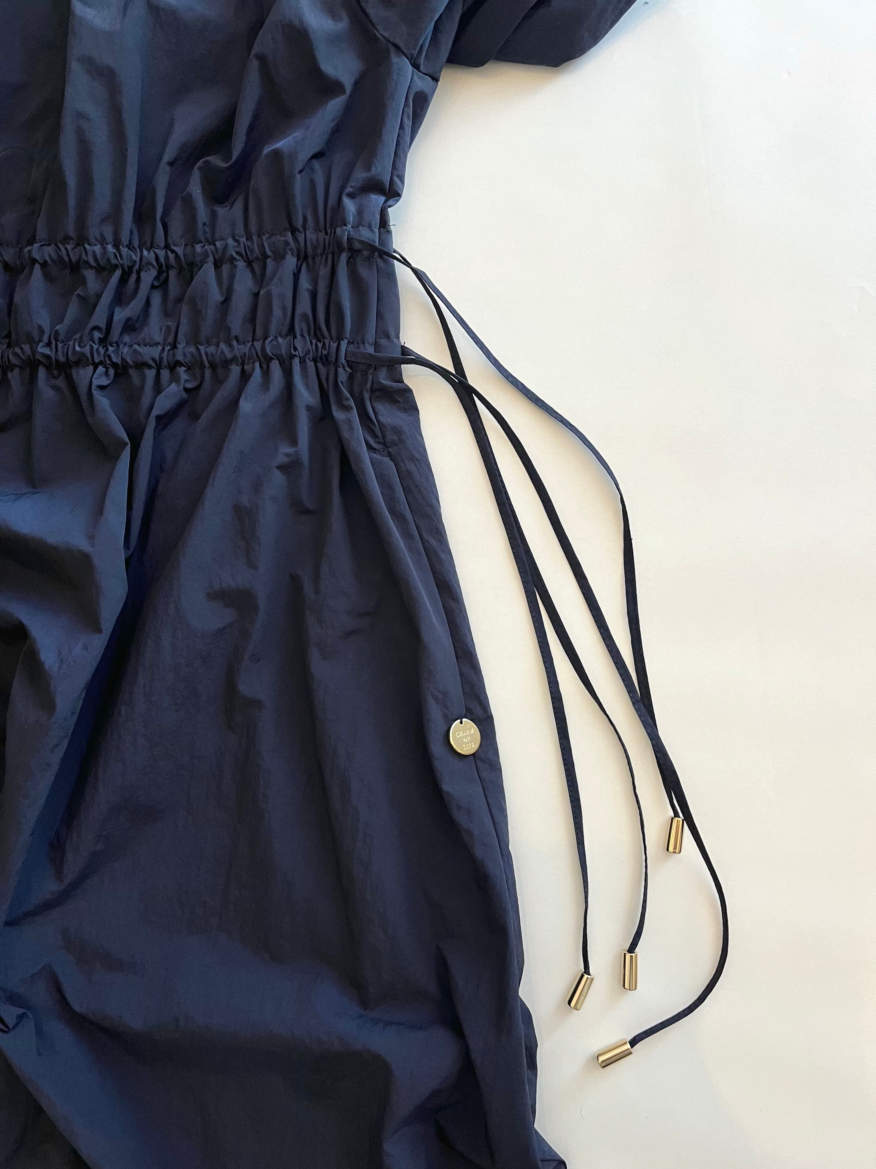 【日本製】軽量撥水ナイロンVネックドロストOP