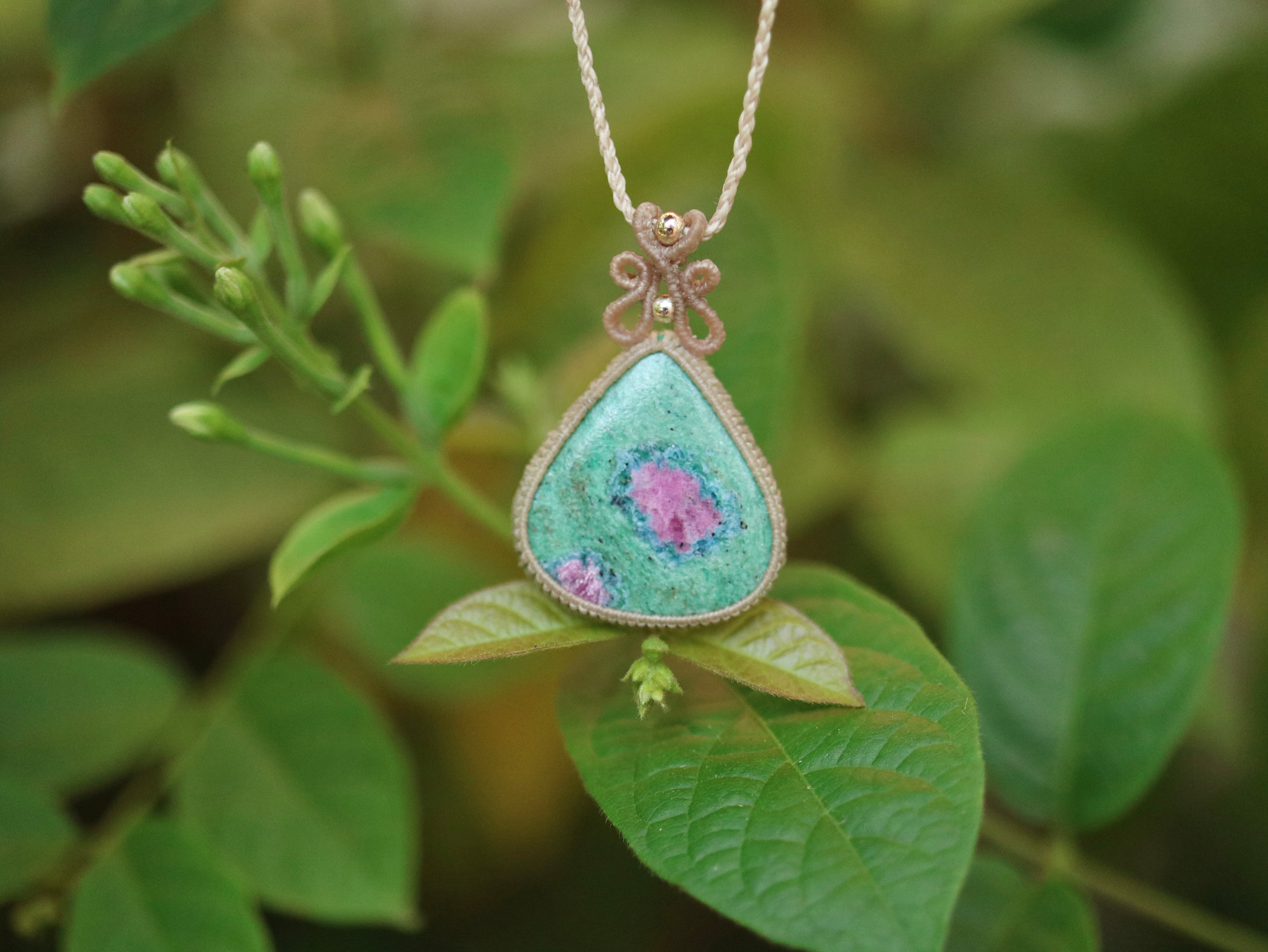 ルビーフックサイト ペンダント 1