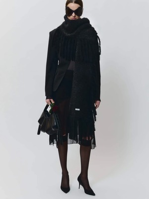 【26SS | WOMEN】AVAVAV アヴァヴァヴ / マフラー / Centipede scarf black F25L16036