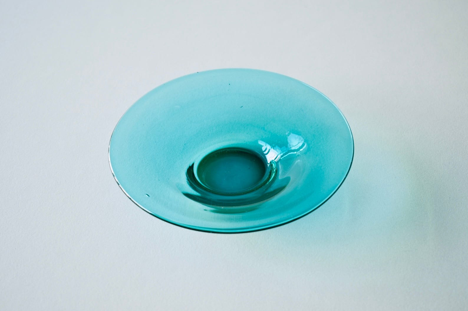Riihimaen Lasi SV Glass Plate（Nanny Still） | Pyöritä