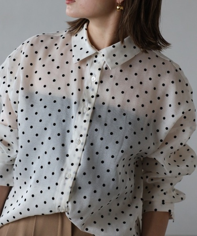 クラッシックドットエアリーブラウス