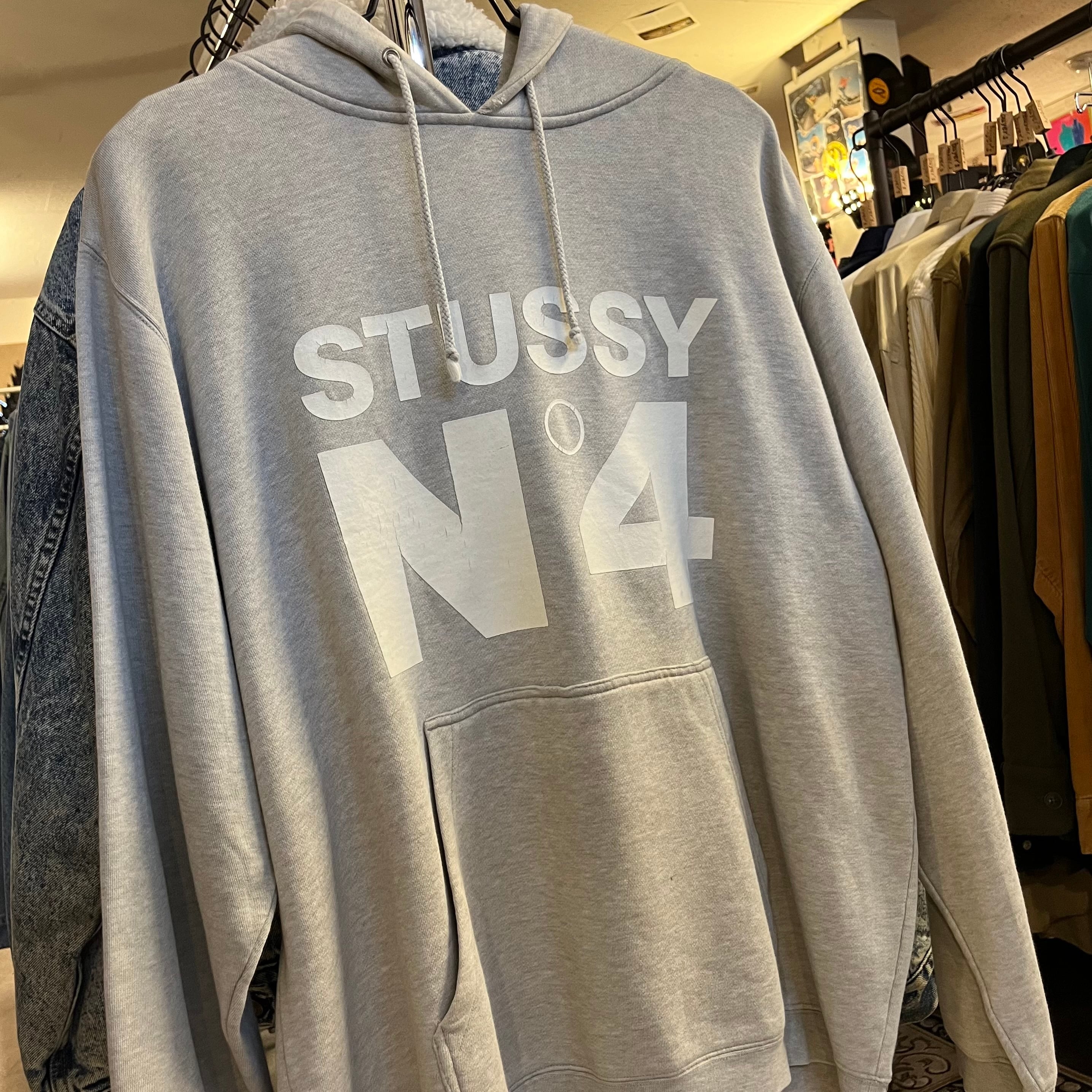 Stussy ステューシー No.4 フロントプリント スウェット Stussy ステューシー No.4 フロントプリント スウェット