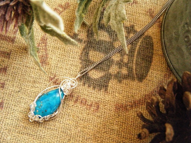 鮮やかブルー☆カッパーターコイズのワイヤーペンダントS