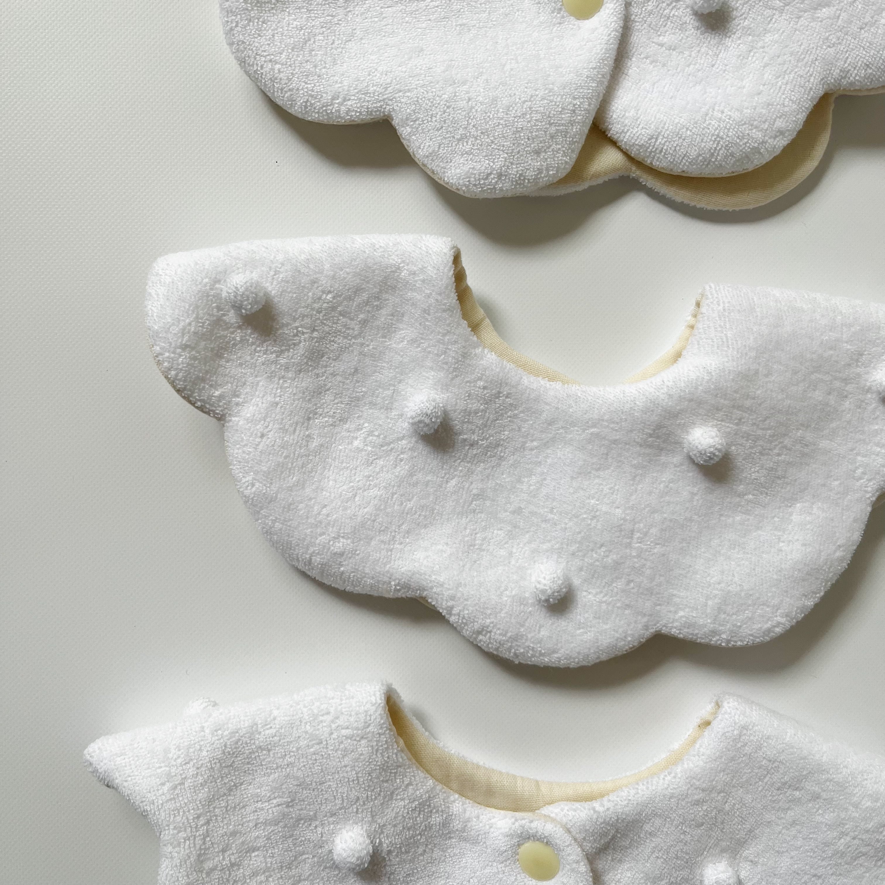 花びらぽんぽんスタイ ホワイト | cerise