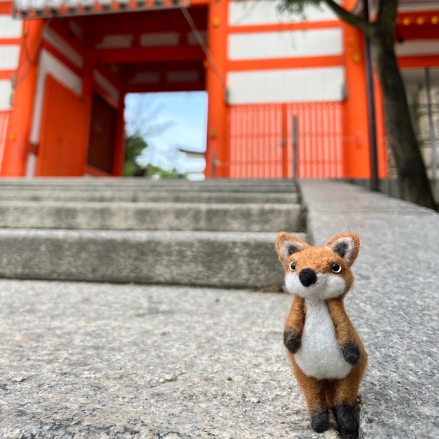 羊毛フェルト　キツネさん 　置物