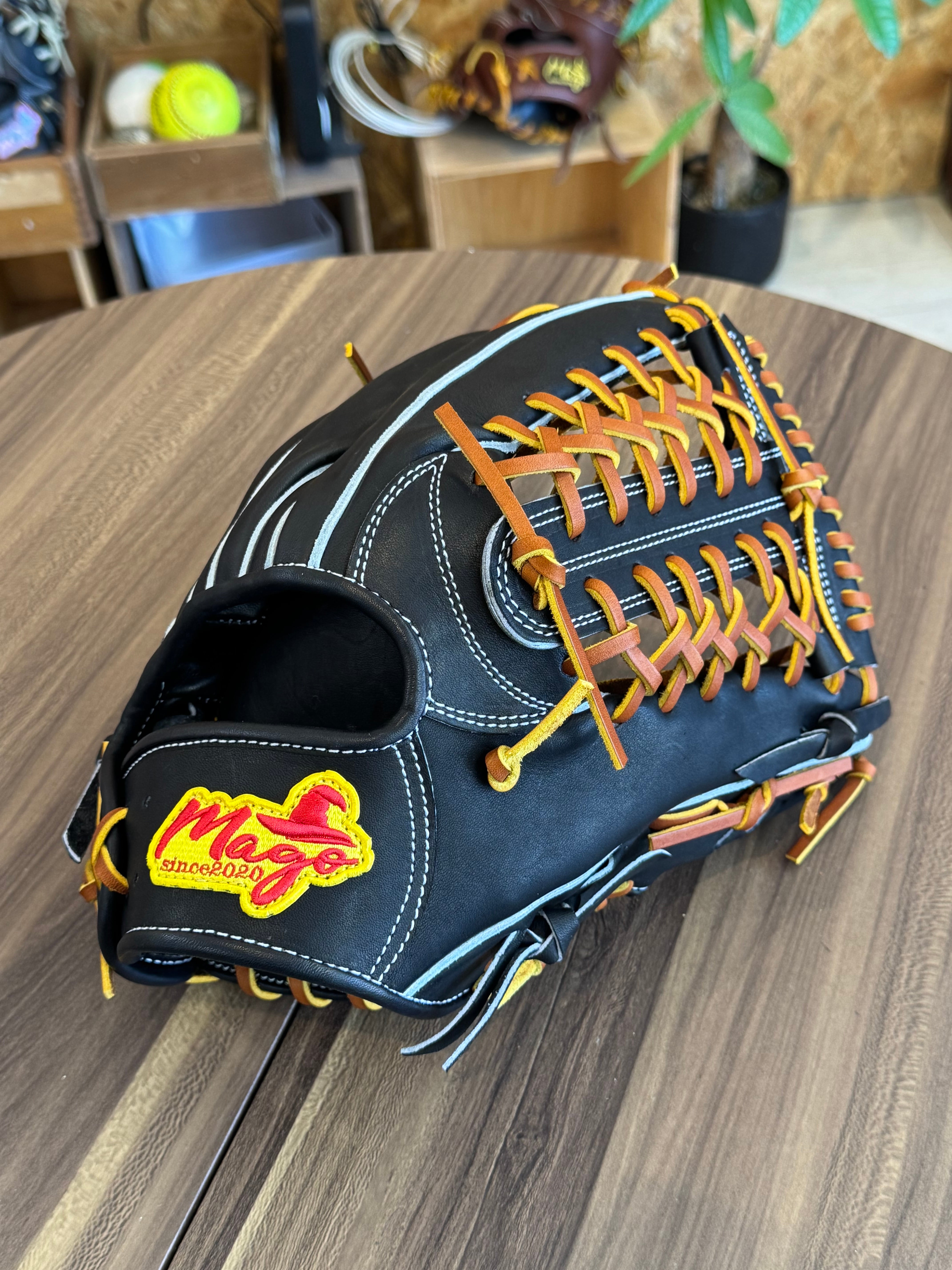 Mago_Glove