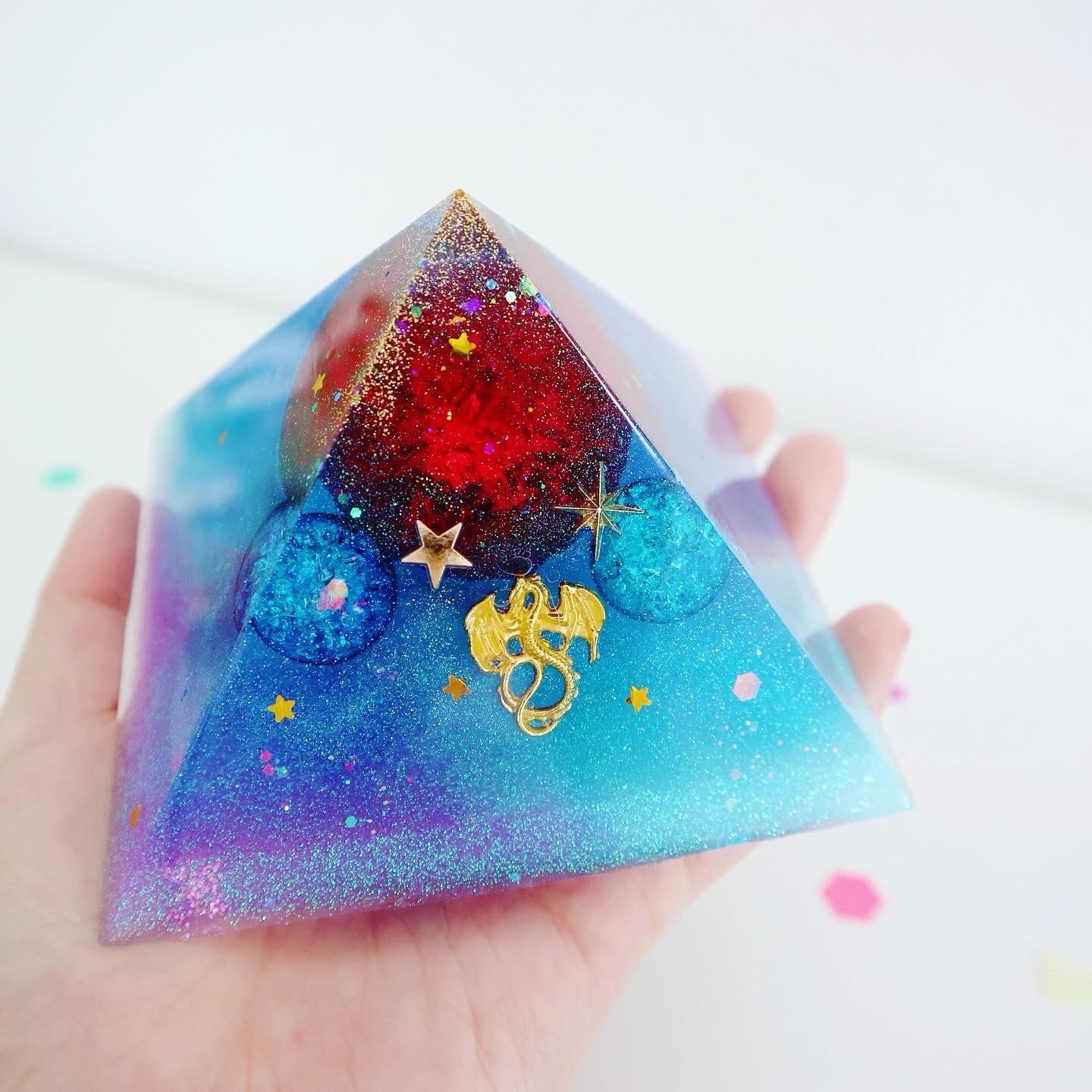 虹の光♪龍神様ピラミッドオルゴナイト | あとりえみーみー