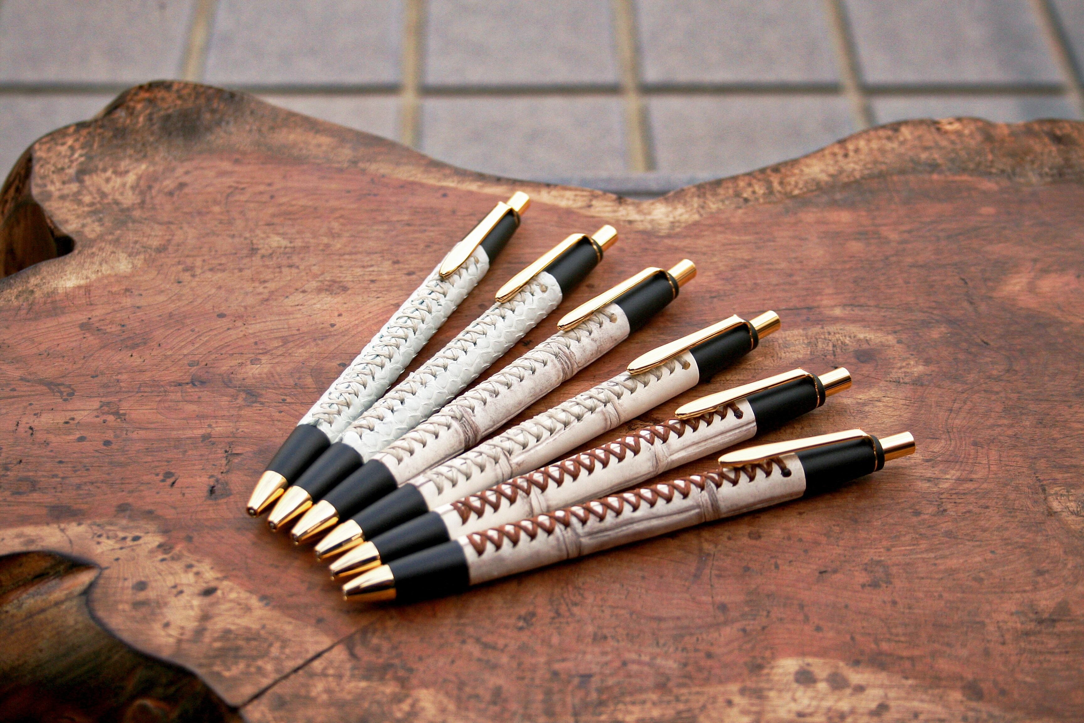 ☆不定期販売☆ 革軸ペン【ヒマラヤクロコダイル】 ボールペン | Schicksal 