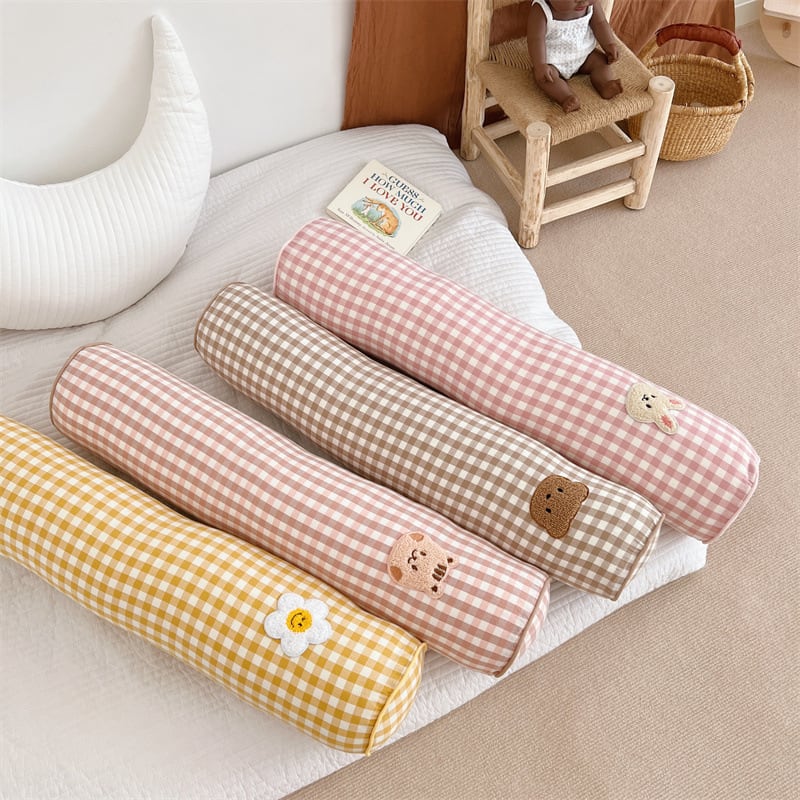 GOODS】春新作韓国風チェック柄純綿花ロゴ抱き枕 全4色 | 韓国子供服