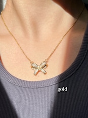 Sparkling ribbon necklace