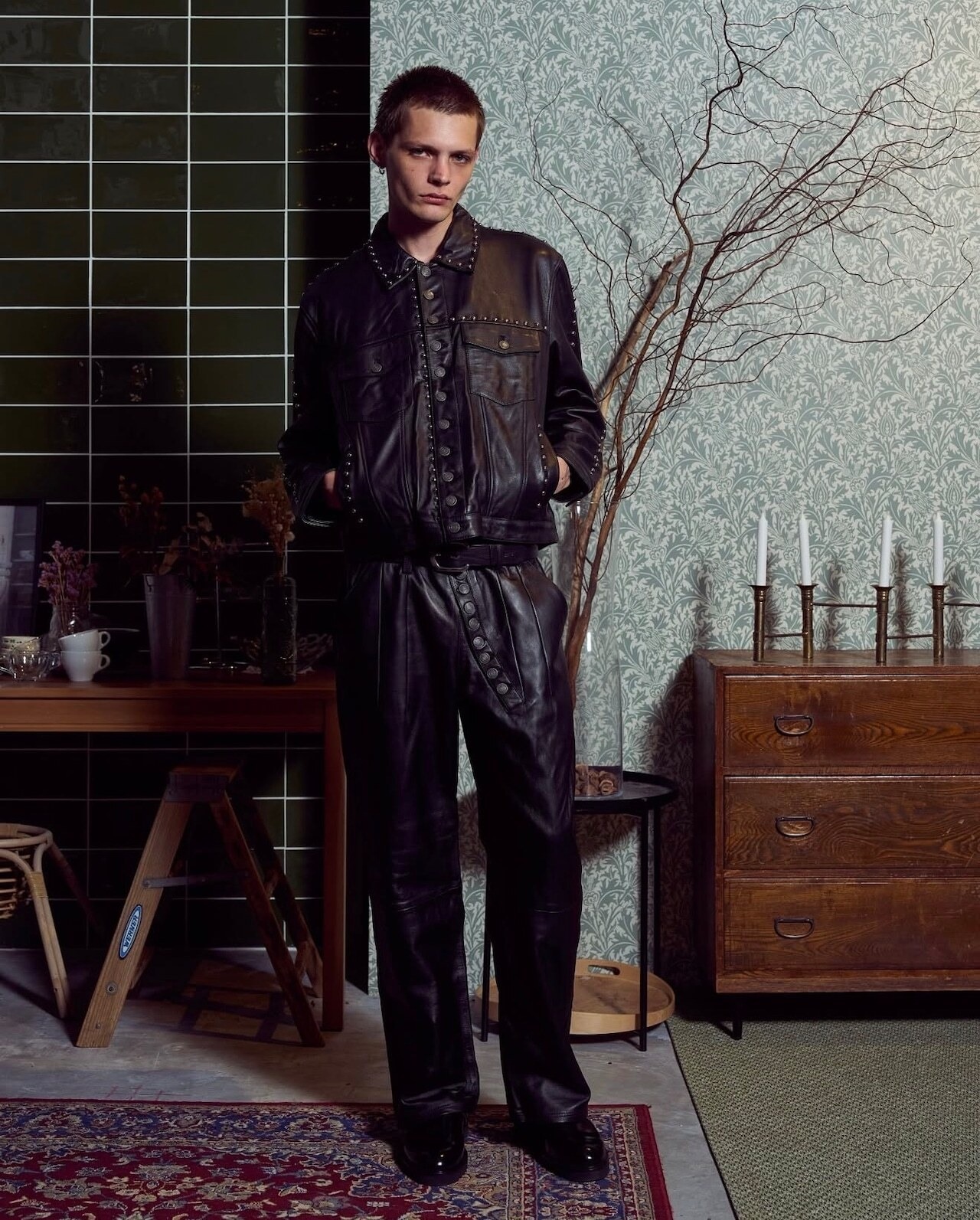 A Good Bad Influence / studs leather jacket