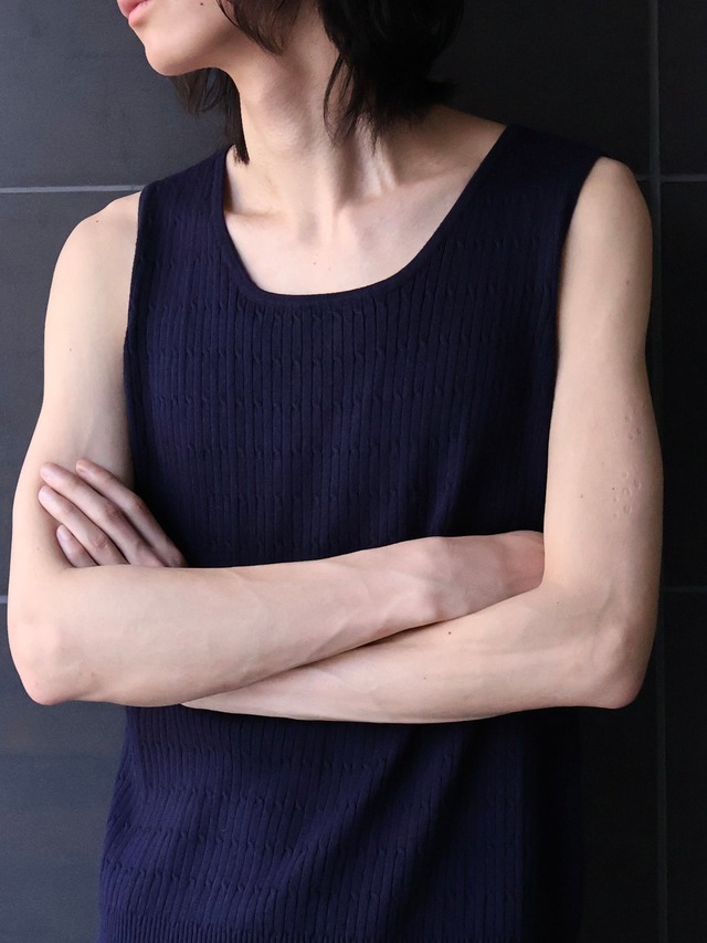 hem detail tank top