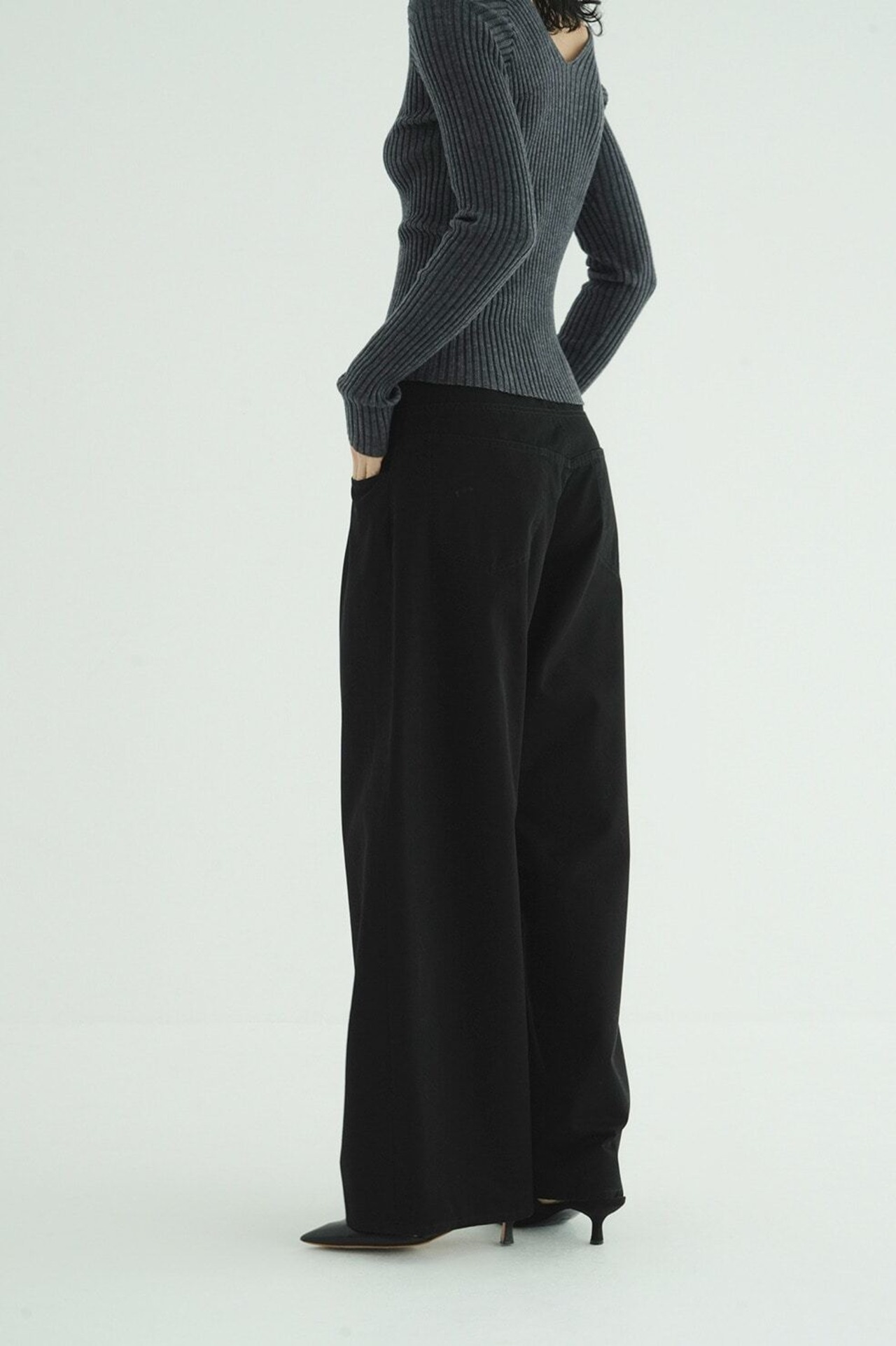 CLANE LOW WAIST BARREL PANTS 2色展開