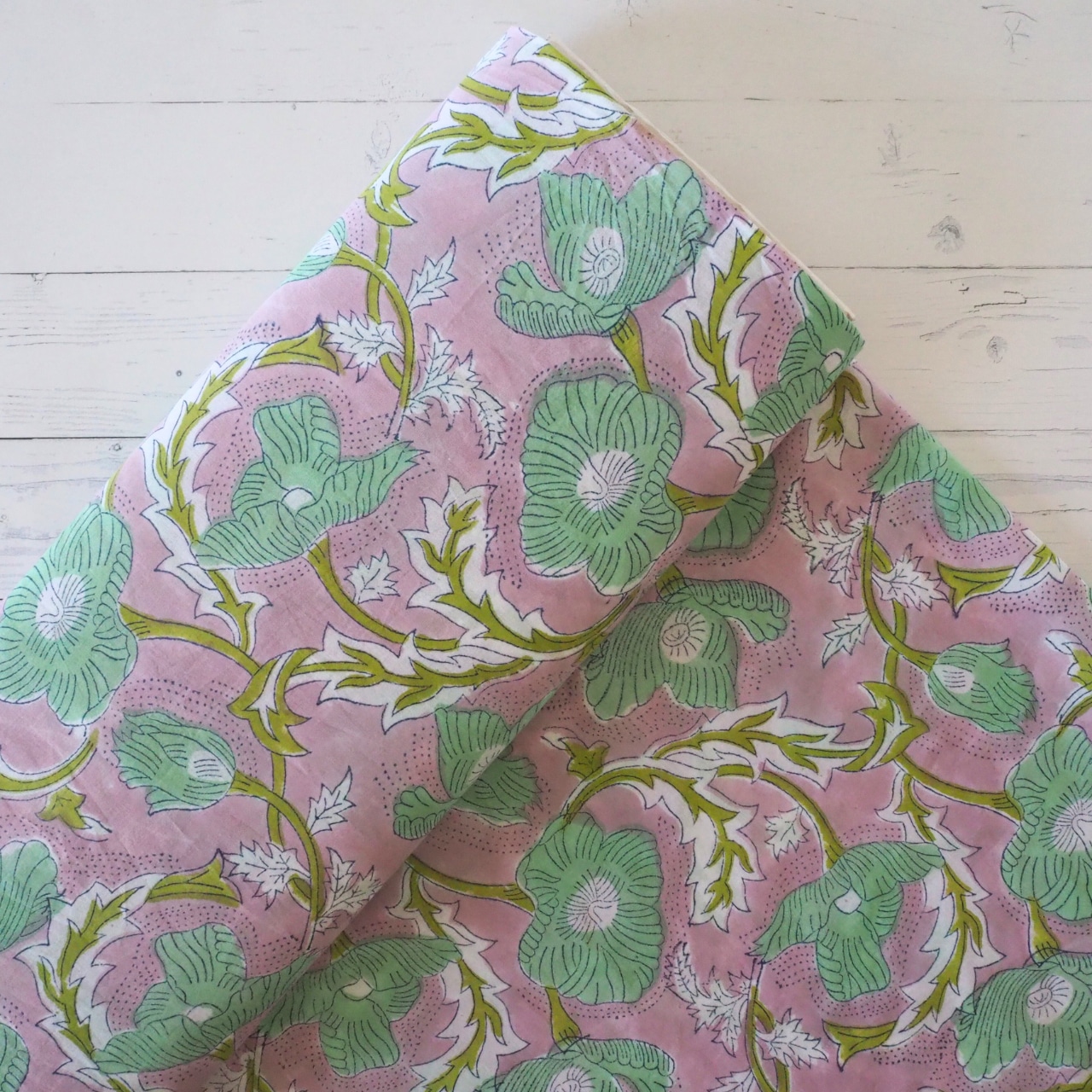 ブロックプリント生地【50cm単位】インド綿 花柄 くすみピンク×グリーン #51715-PK3