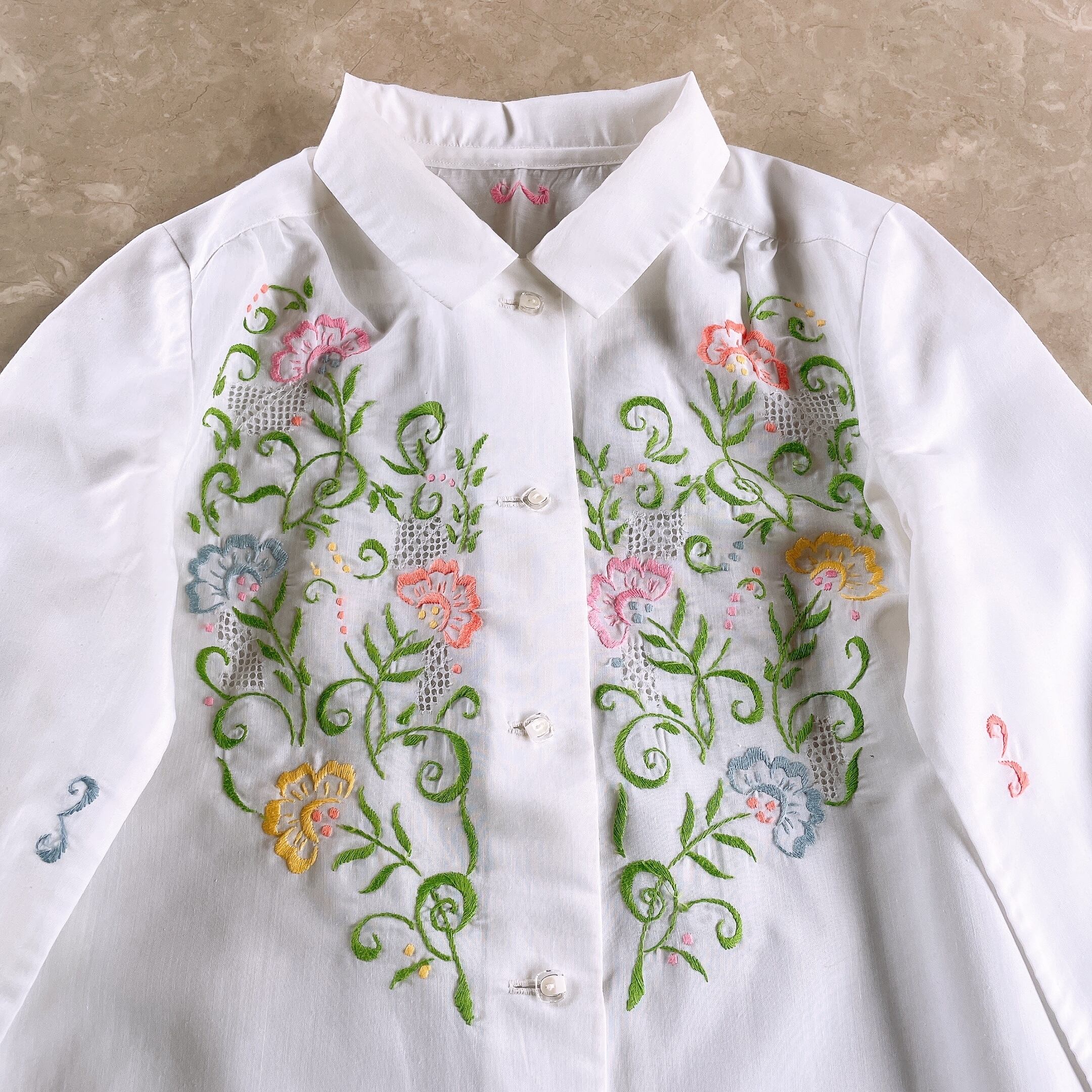 used レトロ 刺繍 白 ブラウス 古着 ヴィンテージ vintage | 古着屋mojo