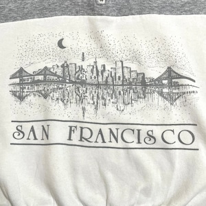 【JACQE】80s USA製 薄手 ハーフジップ 袖プリント スウェット プルオーバー 切替 SAN FRANCISCO サンフランシスコ CALIFORNIA  イラスト ビンテージ オールド us古着