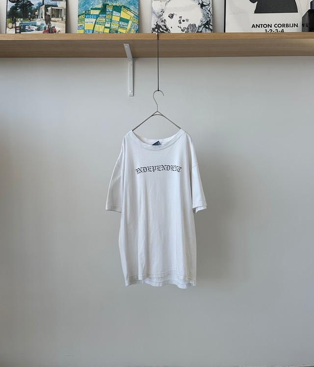 -INDEPENDENT- Vintage 90s L Print T-Shirt old english