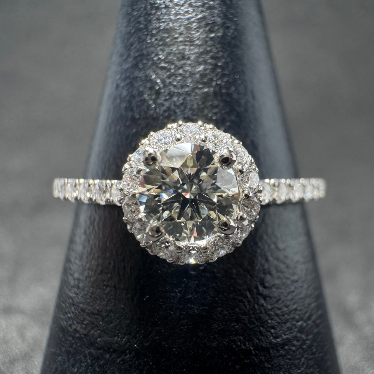 Pt900 0.316ct ダイヤモンド 取り巻き(ヘイロー) リング | カオキ