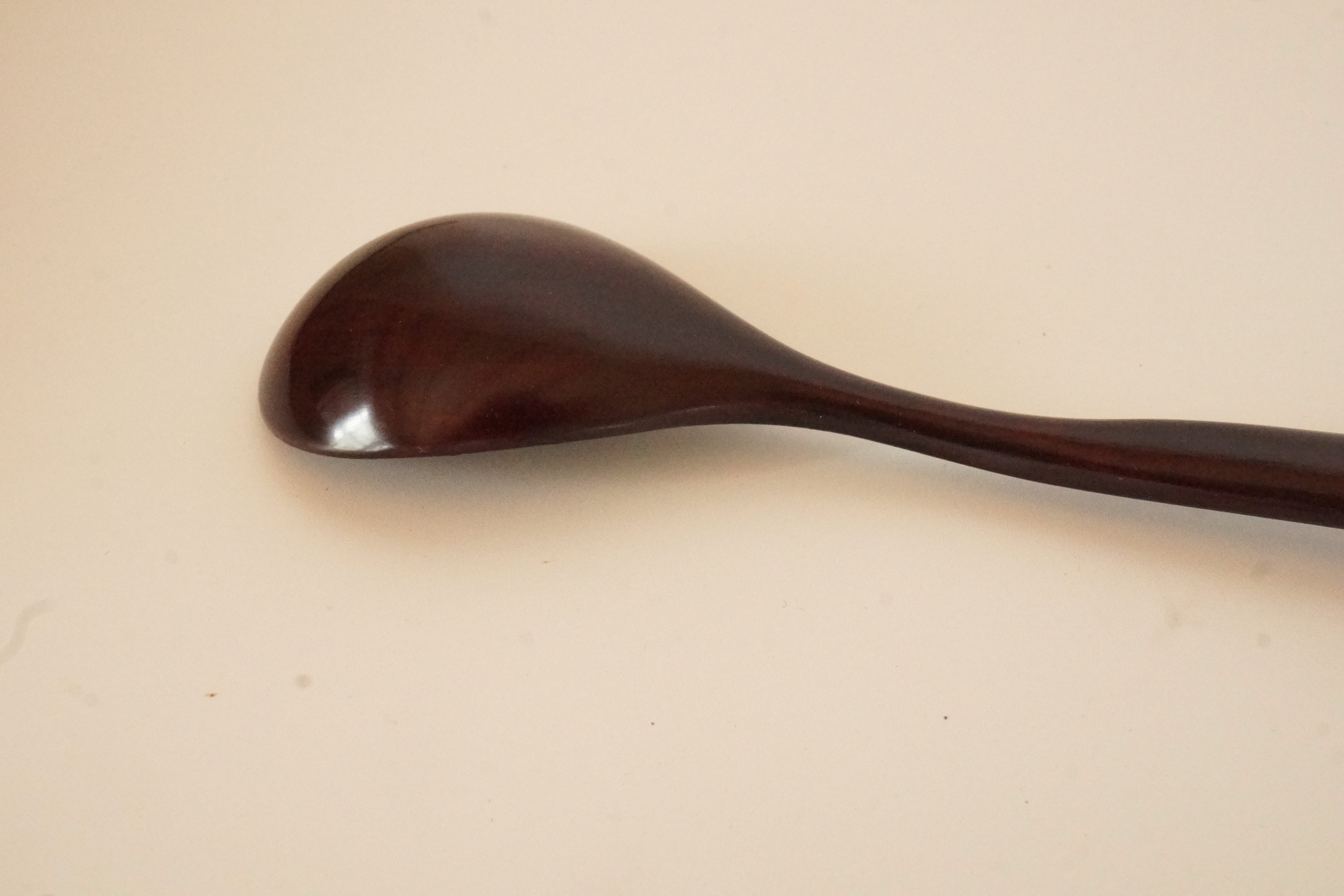 呂色仕上げの漆のスプーン（溜め塗り朱） | 家具と木の器 TODAKA WOOD