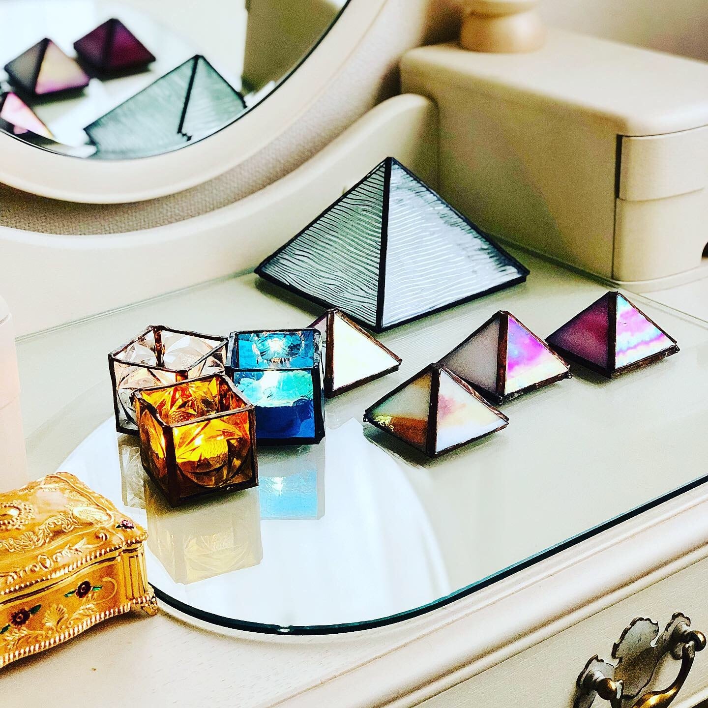 ピラミッド型小物入れSS アクセサリー入れ | ステンドグラスアトリエ moon