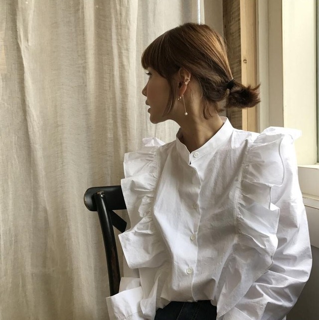 トップス ブラウス シャツ レディース 送料無料 袖あり 長袖 ラウンドネック フリル 前開き かわいい 大人可愛い きれいめ シンプル カジュアル 上品 おしゃれ 大人女子 こなれ感 ラブリー キュート ガーリー エレガント モダン 主役級 存在感 フォーマル 抜け感 S M L 大きめ ゆったり ゆる 白 ホワイト 無地 春 秋 冬 10代 20代 オフィス ビジネス OL 通勤 デート お出かけ 女子会 休日 パーティー イベント 着回し 普段使い 重ね着 韓国 オルチャン 体系カバー プチプラ