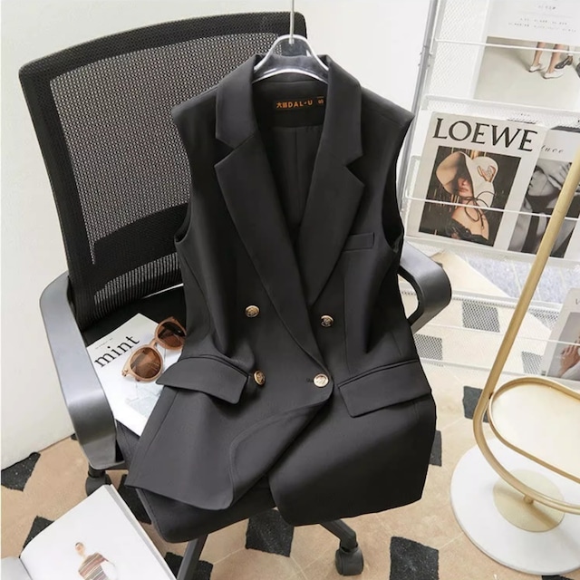 2color レディース アウター ベスト 上着 袖なし ノースリーブ 襟付き ダブルボタン きれいめ 上品 こなれ感 おしゃれ お洒落 大人女子 スタイリッシュ モダン 存在感 シンプル かっこいい クール エレガント フォーマル M L XL 2XL 3XL 黒 ブラック ベージュ 無地 春 秋 入学式 入園式 結婚式 二次会 10代 20代 30代 40代 50代 お出かけ 休日 ママ ママコーデ インスタ映え デート 女子会 普段使い 旅行 海外 韓国 スタイル 体系カバー モテ プレゼント