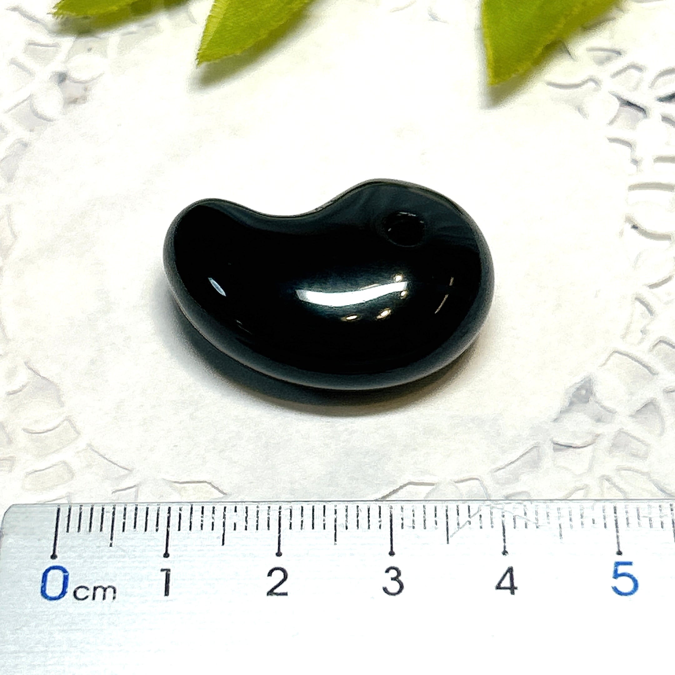 E100089】モリオン 黒水晶 勾玉 天然石 ネックレス Magatama