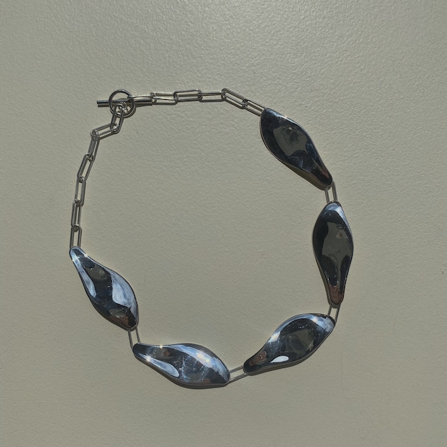 petal chain necklace