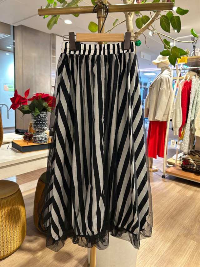 チュール重ねモノトーンバルーンスカート［Color:ストライプ］