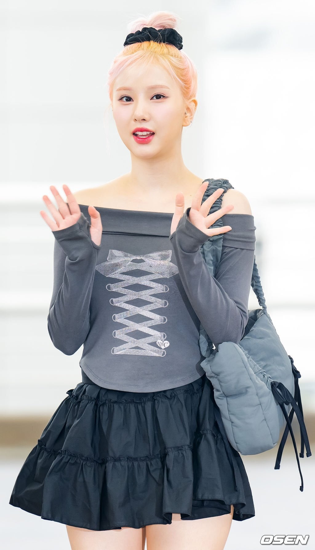 ☆IVE イソ /VIVIZ ウンハ 着用！！【jedrefeb5】Butterfly shoulder