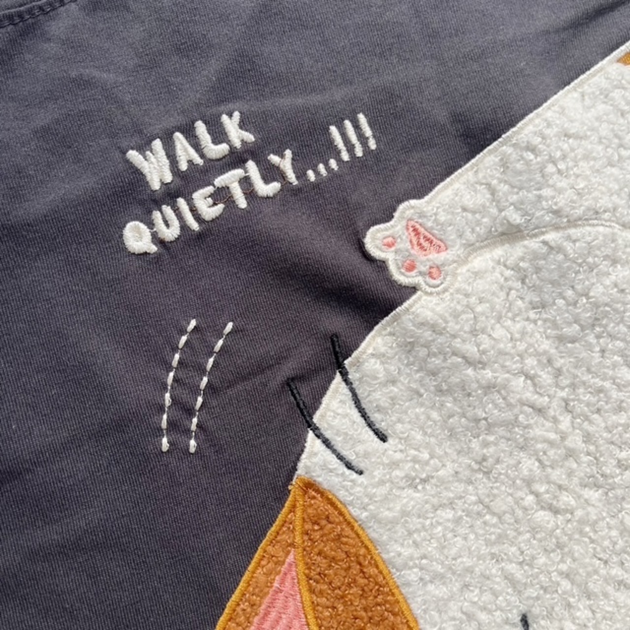 【新色】袖刺繍 ネコ Tシャツ ゆるだぼ ユニセックス – 猫好き必見の大人可愛い半袖トップス - 13